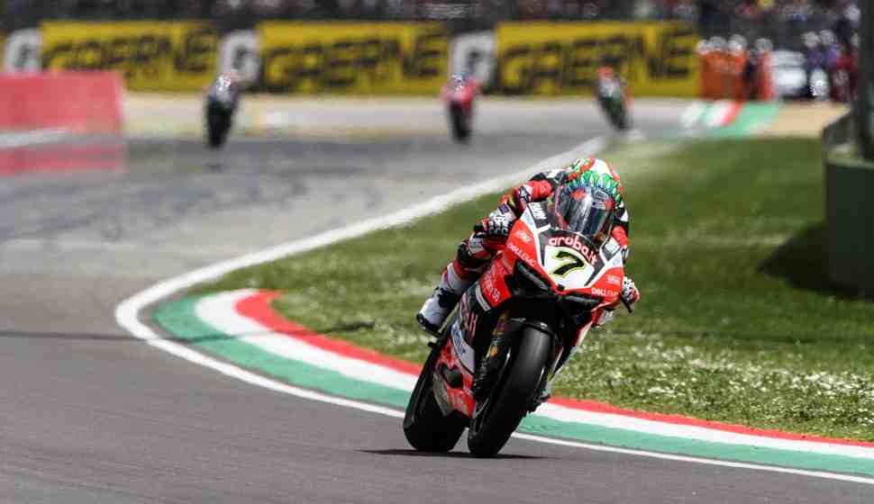 WSBK: Девис одержал третью победу подряд в Имоле, Меландри на подиуме