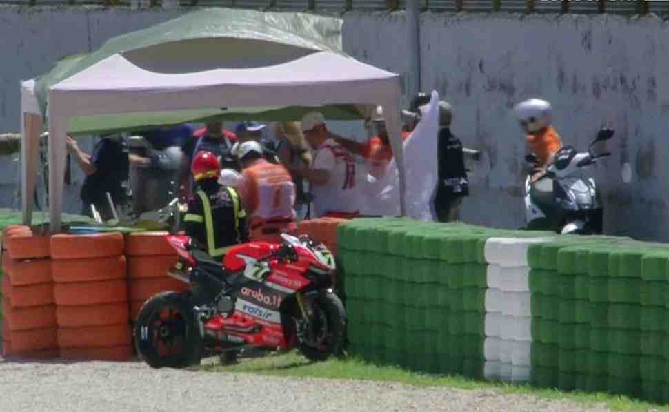 WSBK: Чаз Девис пропустит воскресную гонку в Мизано - травма подтверждена