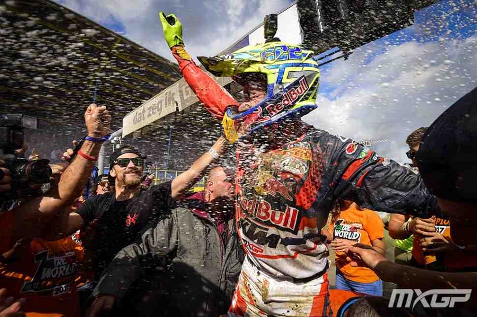 Мотокросс MXGP: лучшие моменты чемпионата мира 2017 - видео