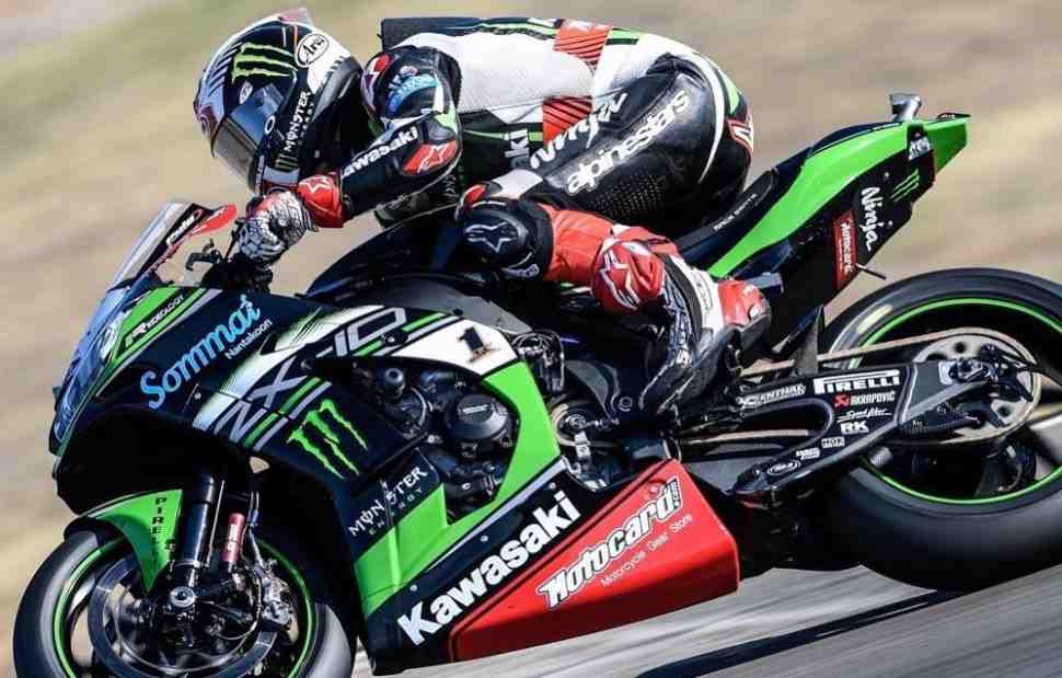 WSBK: Ducati вручает Джонатану Рэю неожиданный подарок в Хересе