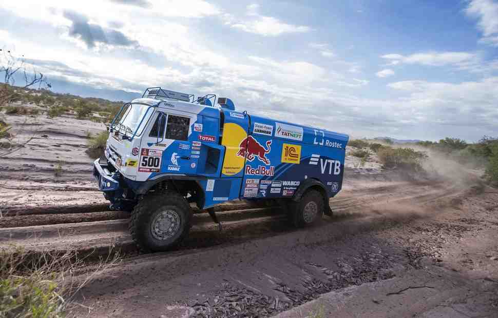 Дакар-2018: После СУ12 КАМАЗ-Мастер и IVECO разделяет 1 секунда