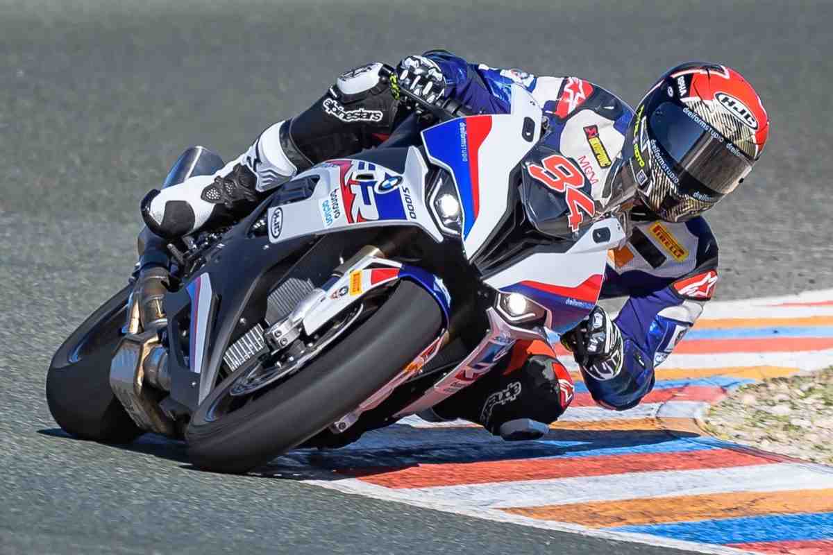 Темная лошадка в паддоке WSBK: Йонас Фольгер на новеньком BMW M1000RR