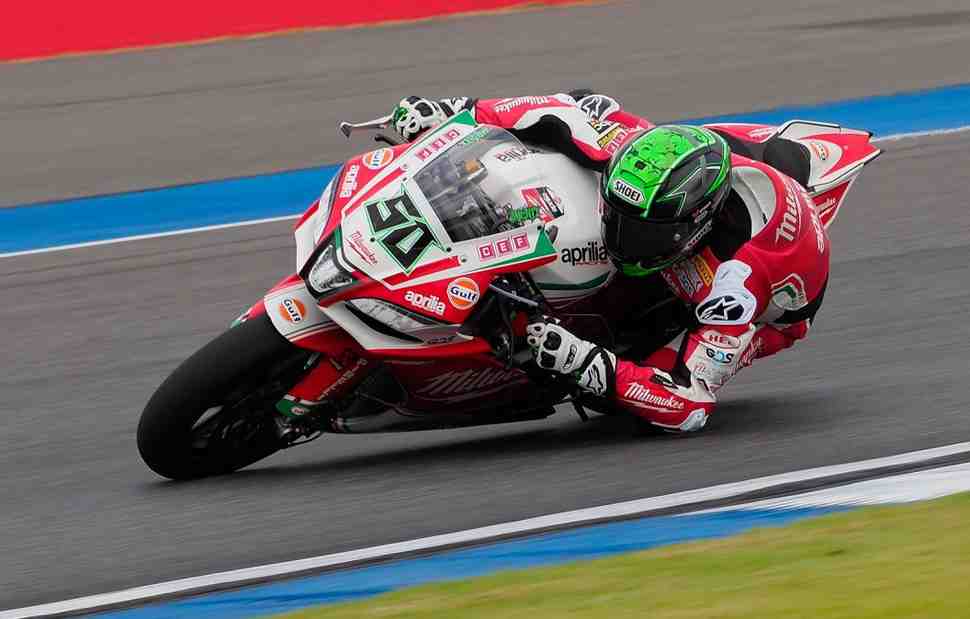 WSBK: По итогам FP2 список пилотов 5 разных заводов возглавили Aprilia и Honda