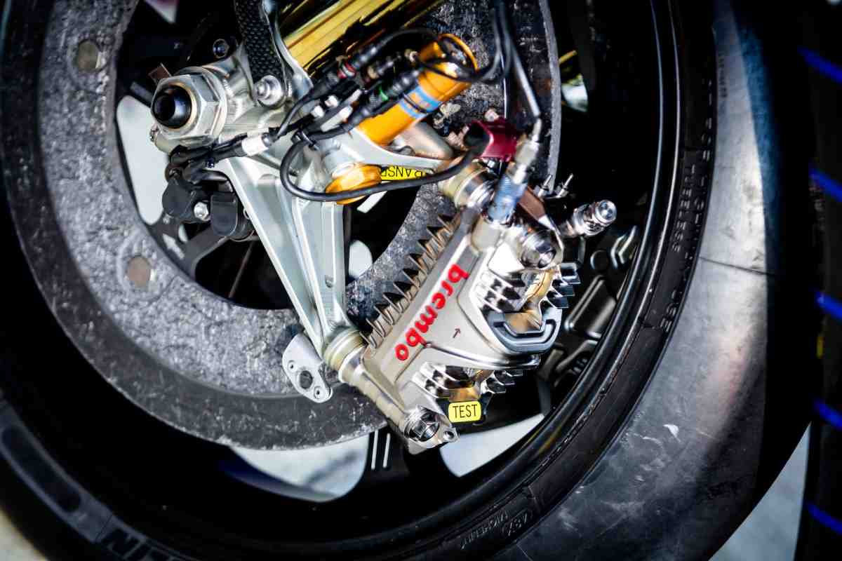 Новые правила: в MotoGP законодательно повысили уровень безопасности тормозных систем