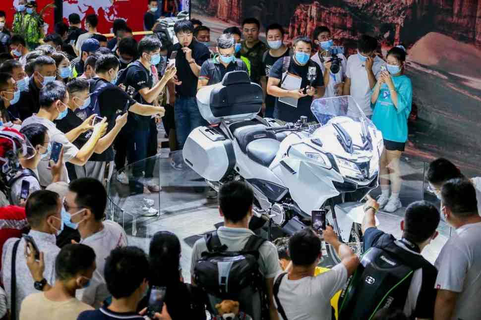 Китай выходит на новый уровень жизни: гранд-туризмо CFMoto 1250TR-G с двигателем KTM LC8