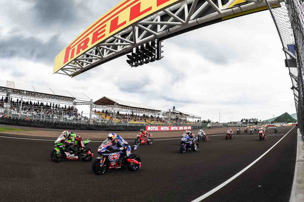 World Superbike закручивает гайки: новый регламент 2022 года - все ради безопасности гонок