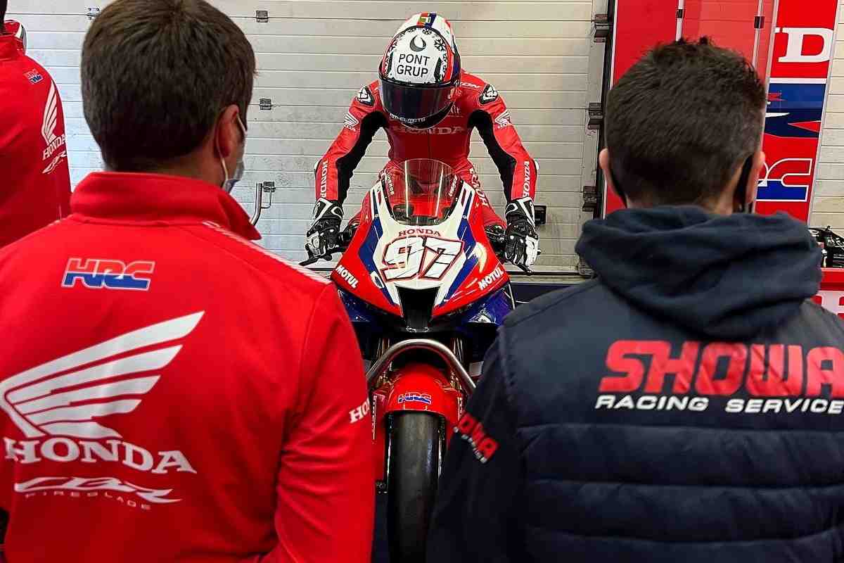 WSBK: Team HRC перевела Honda CBR1000RR-R на японские подвески и тормозные компоненты
