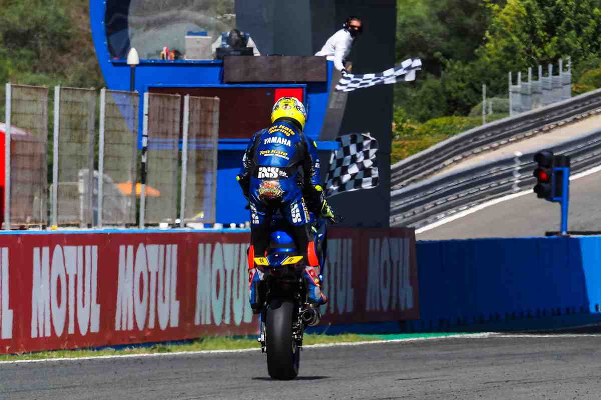 Доминик Эгертер выиграл 10-ю гонку World Supersport с начала сезона