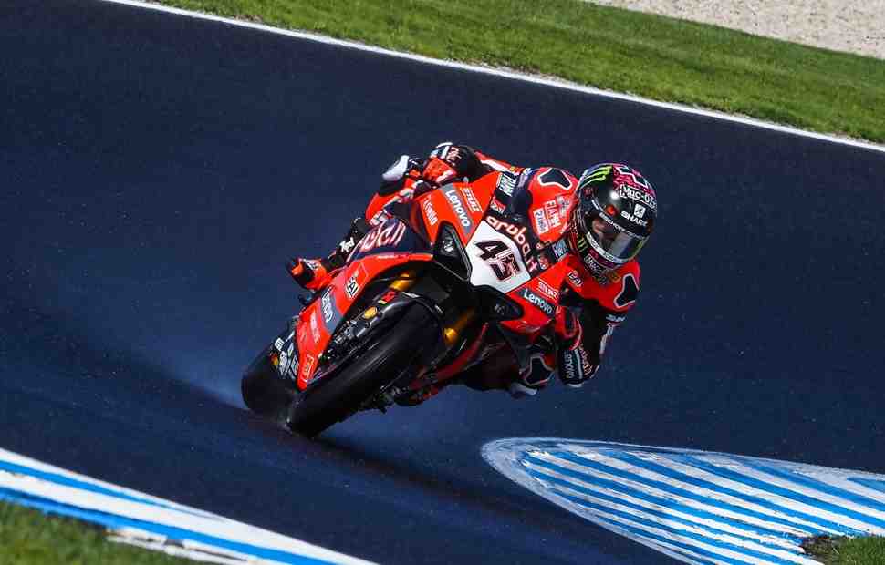 Уикенд AUSWorldSBK начался под дождем: результаты FP1 WSBK, Phillip Island