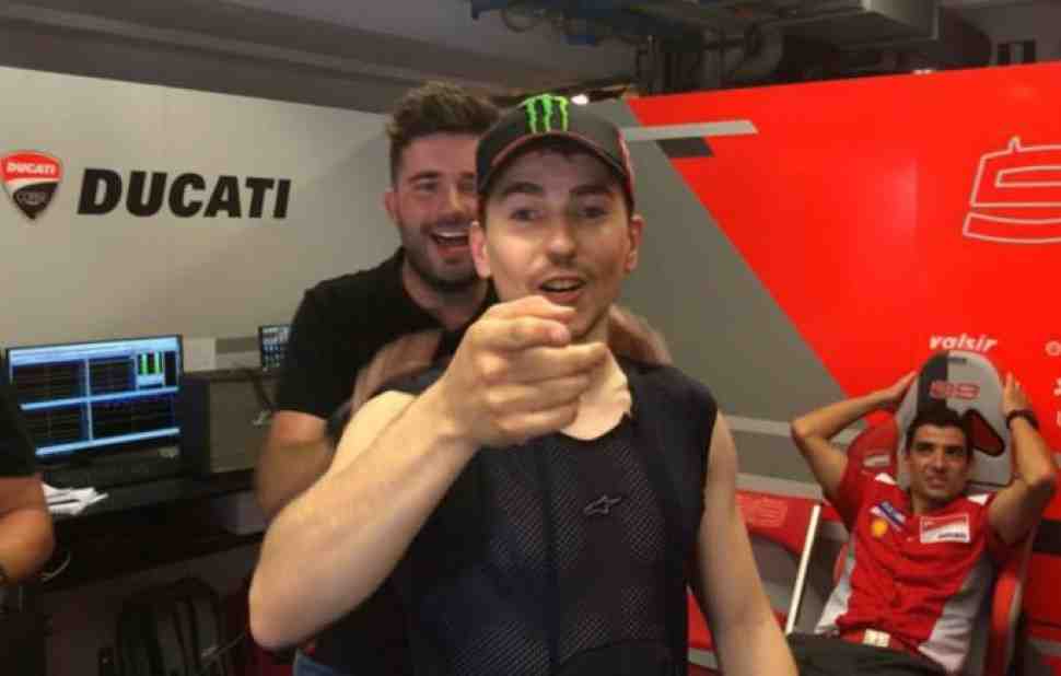 MotoGP ItalianGP: Лоренцо - afterparty в нижнем белье