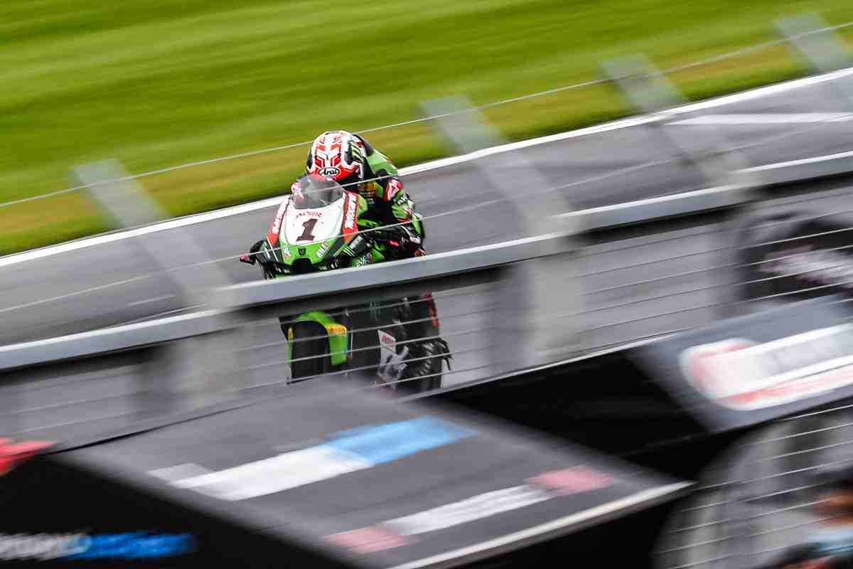 WSBK: Джонатан Рэй выиграл домашний Superpole в Донингтоне