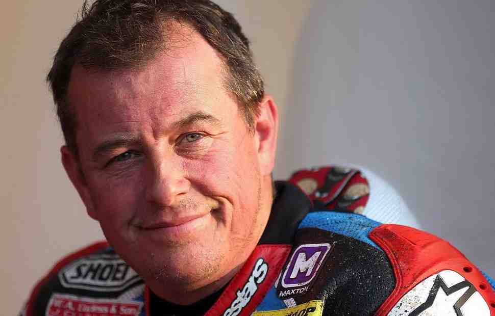 Легенда Isle of Man TT Джон МакГиннесс стал кавалером Ордена Британской Империи