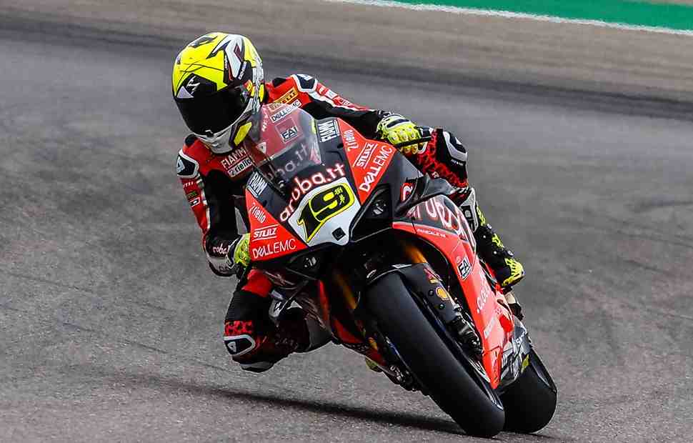 Первый европейский уикенд WSBK на Motorland Aragon открылся... лидерством Баутисты