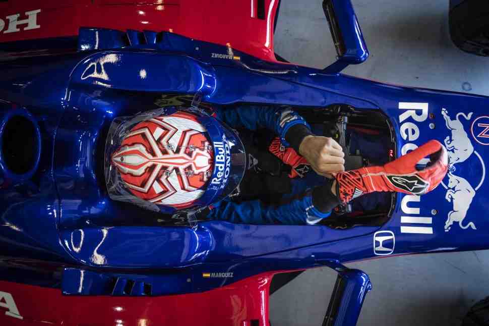 Из MotoGP в Формулу-1: Видео - Марк Маркес тестирует Toro Rosso F1