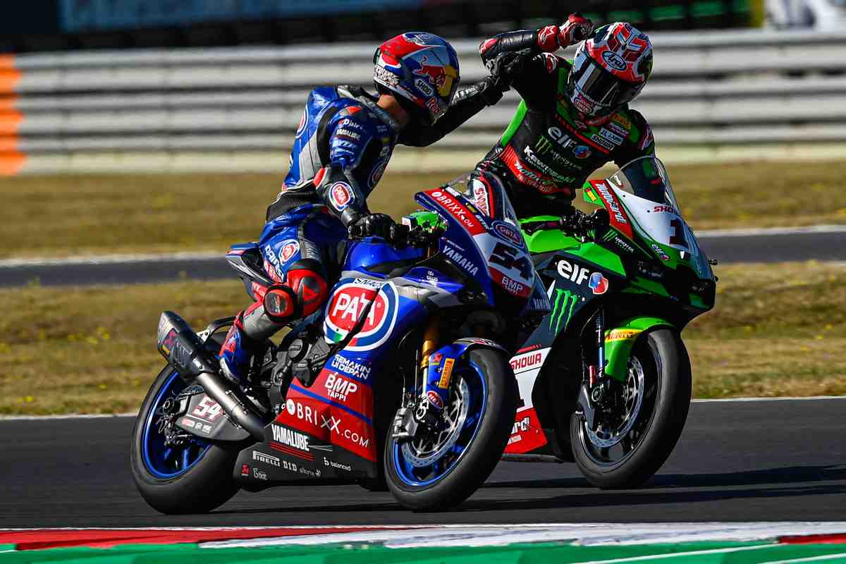 В битве за титул WorldSBK 2021 года теперь все ясно - дуэль Рэя и Разгатлиоглу до победного конца!