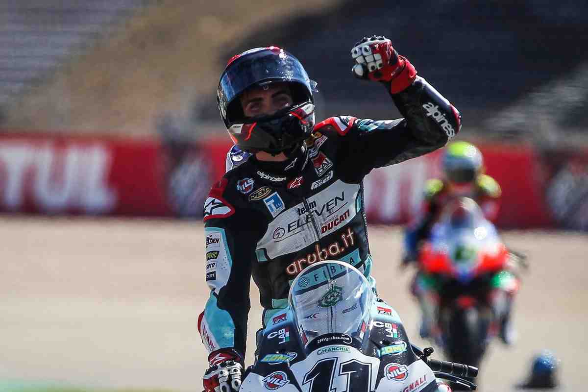 WSBK: BMW Motorrad решила перехватить Лориса База у Ducati