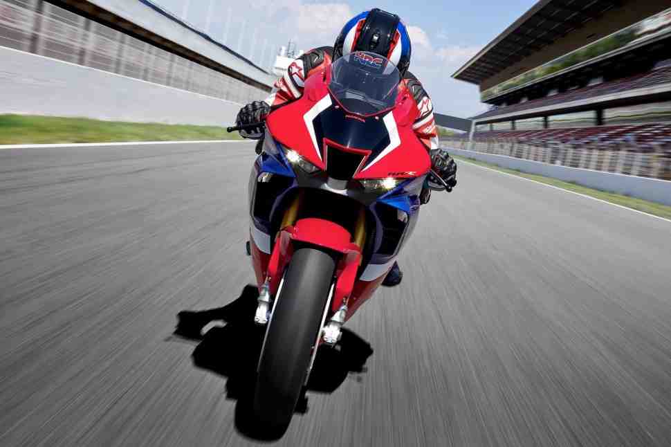 Honda анонсировала сроки начала поставок CBR1000RR-R (2020) и RR-R SP (2021)