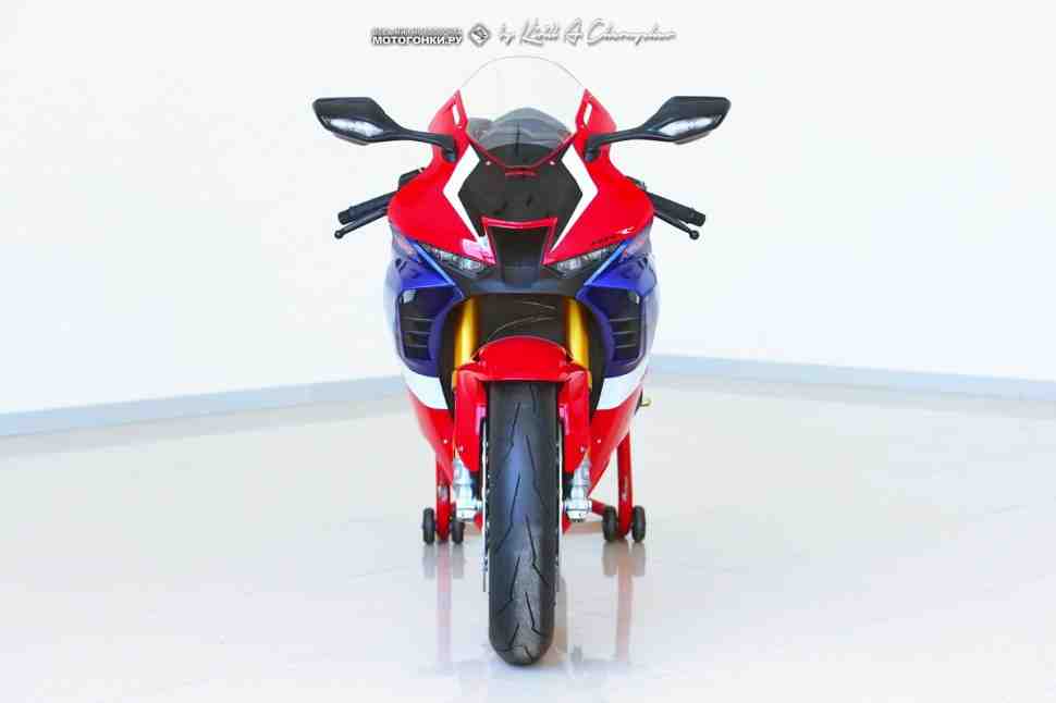 Honda CBR1000RR-R Fireblade SP (2020): Первый контакт - детали, фото и комментарии