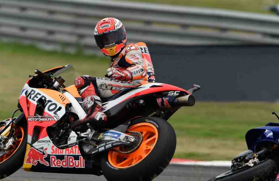 Фото раскадровка столкновения Марка Маркеса и Валентино Росси на ArgentinaGP 2018