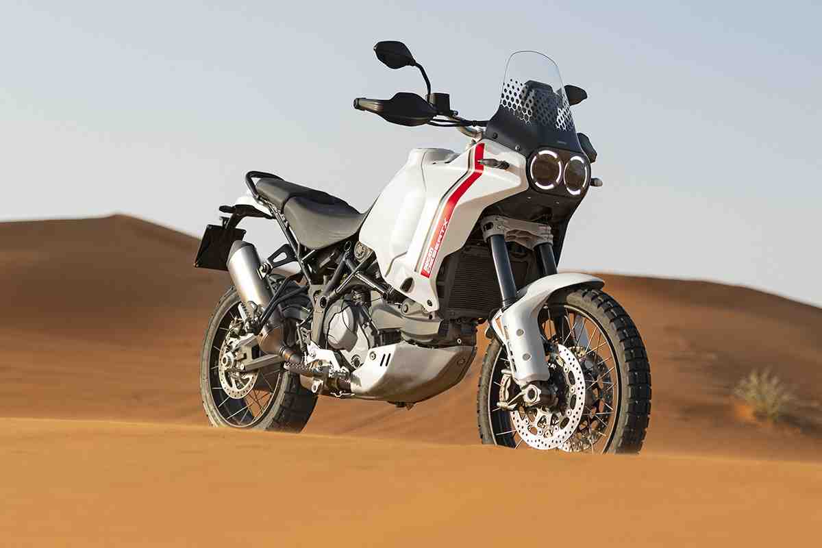 Первый мотоцикл для ралли Ducati DesertX: раллийный iPhone заказывали?