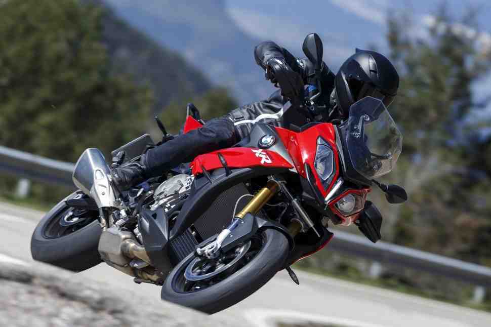 BMW S1000XR назван лучшим кроссовером читателями немецкого MOTORRAD