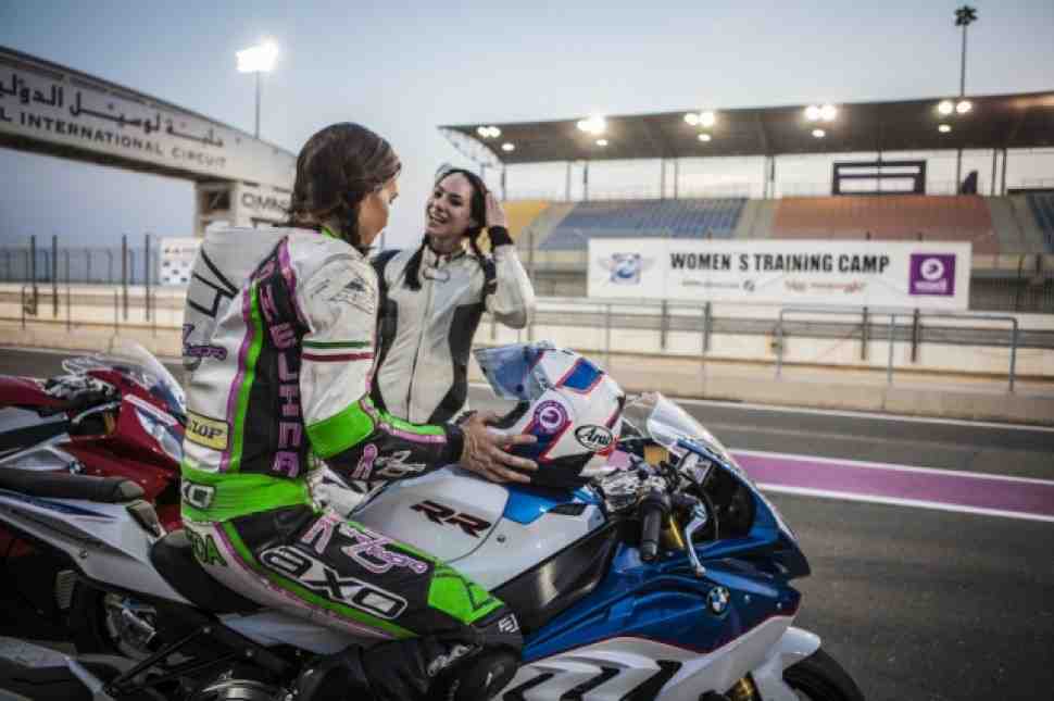 FIM Women Road Racing Camp принял 21 пилотессу в Катаре