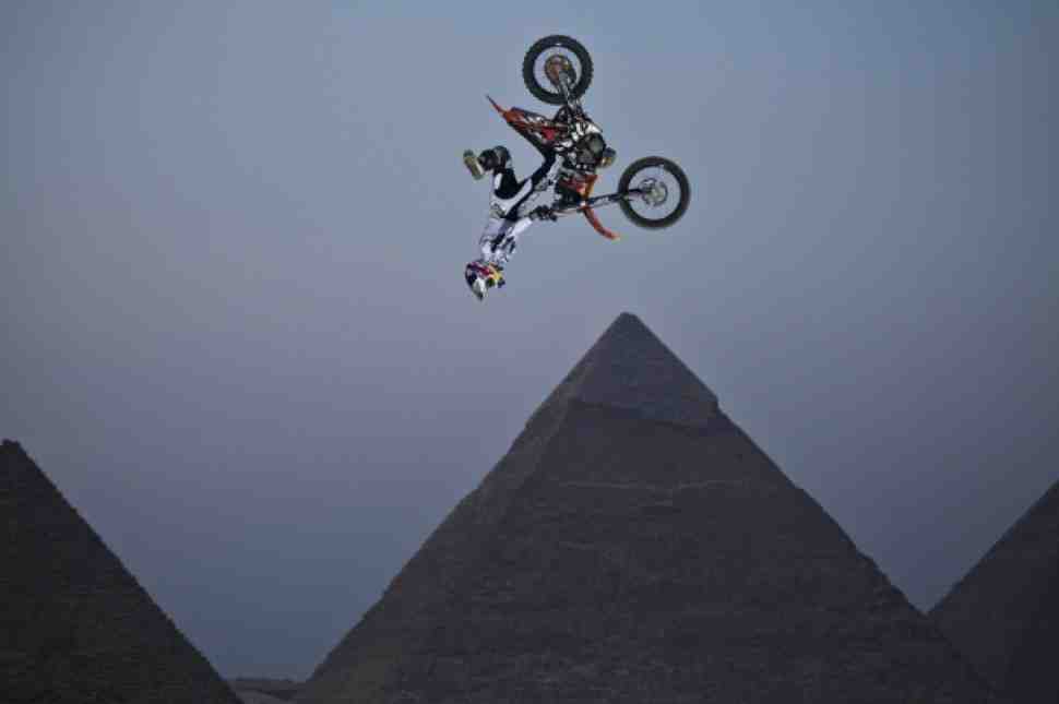 FMX: Прямая трансляция Red Bull X-Fighters из Египта - здесь!