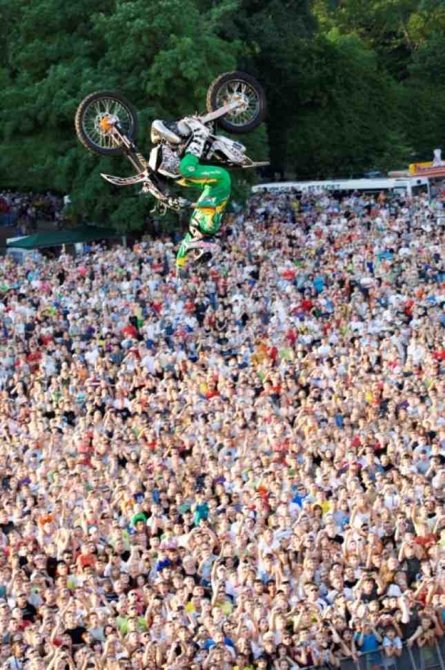 FMX: Red Bull X-Fighters собрал в Ростове 80000 зрителей