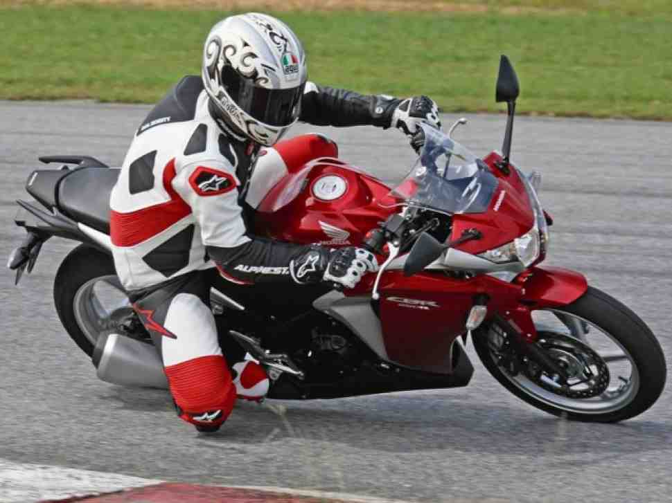 Honda CBR250R - не "baby Blade", уверяют тест-пилоты