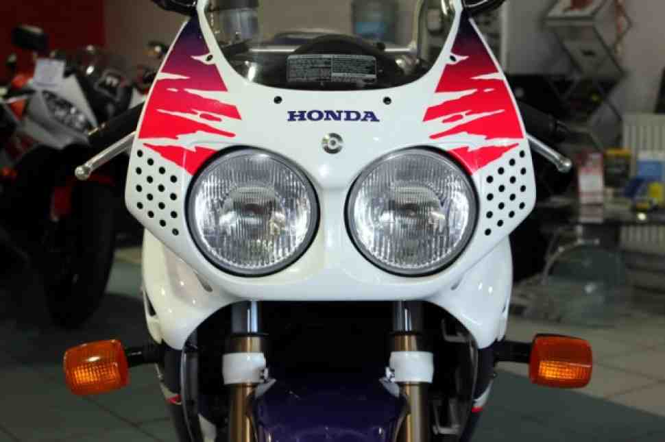 Iconic Sportbikes: Honda Fireblade – от и до