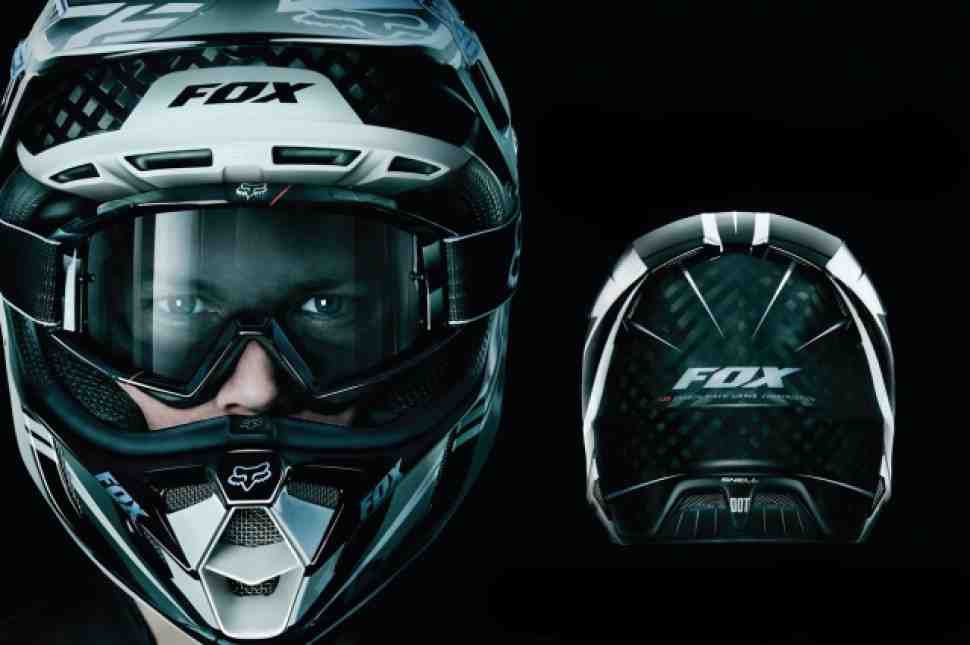Мотокросс: шлемы FOX V4 CARBON поступили в продажу