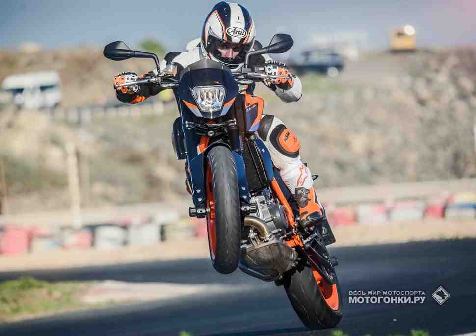 Обзор KTM 690 Duke и Duke R 2016: MSR, MSC и еще больше мощности