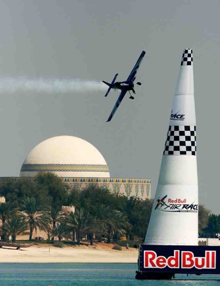 Пол Боном выиграл первый этап Red Bull Air Race 2010 года