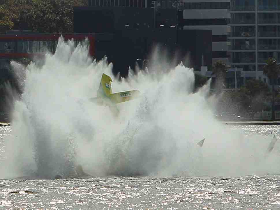 Red Bull Air Race: Кинделманн не рассчитал