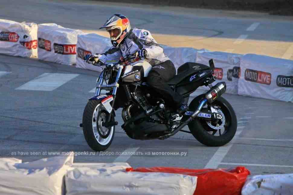 Стантрайдинг: Крис Пфайффер на EICMA 2009 (фотографии)
