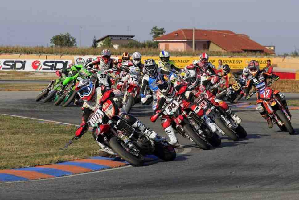 Supermoto, 8 этап: Ван Ден Бош дисквалифицирован, Хаймер лидирует