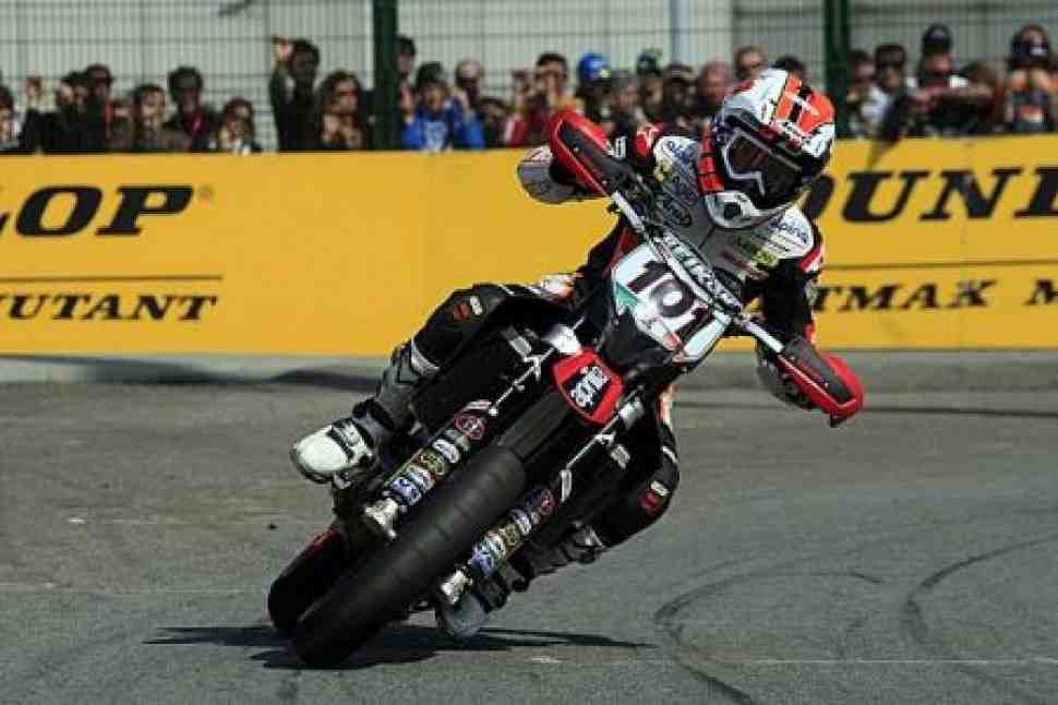 Supermoto: Ван Ден Бош и Хаймер показали шоу в Турине