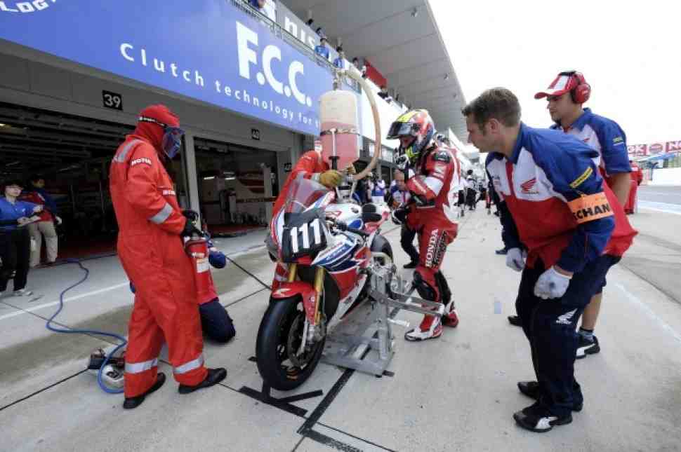 Suzuka 8H: Победа FCC TSR Honda и провал Honda Racing EWC