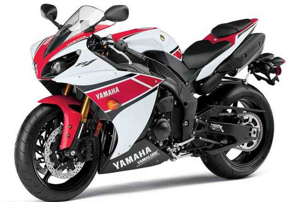 Yamaha YZF-R1 (2012) - теперь с трекшн-контролем